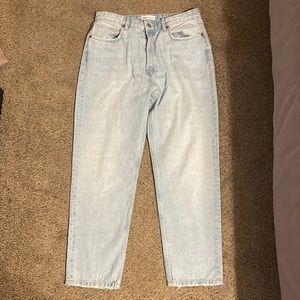 Light wash Zara mom jeans